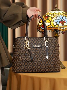 Capacious shoulder bag, one-shoulder bag, high-end