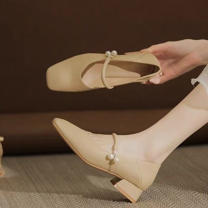 2026 primavera nueva cabeza cuadrada de tacones gruesos zapatos de cuero suave de mujer zapatos franceses superficiales vestido de moda universal