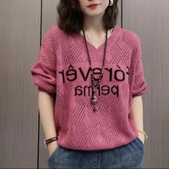 春と秋の女性のためのファッショナブルな中空レターニットセーター、新しいスタイル、多用途、ゆったりとしたレイジースタイルの長袖Vネックトップ