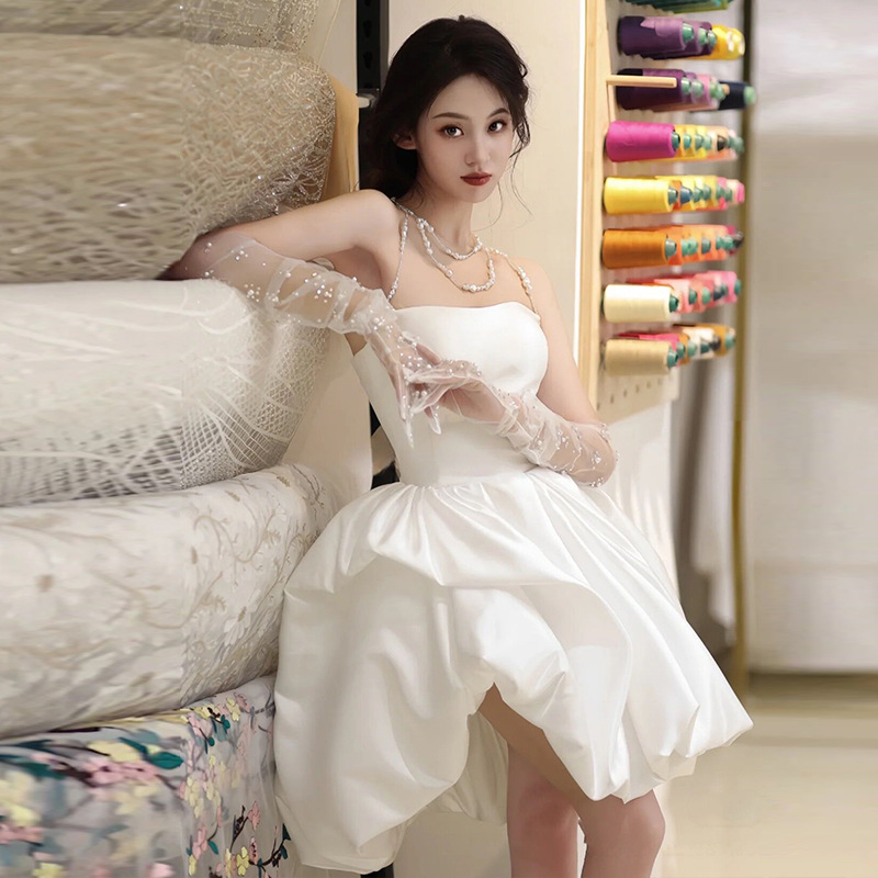 French-Style Light Wedding Dress 2026 New Model for Petite Brides, Satin Short Puffy Skirt, Travel Photography, Strapless, Simple Going-Out Dress