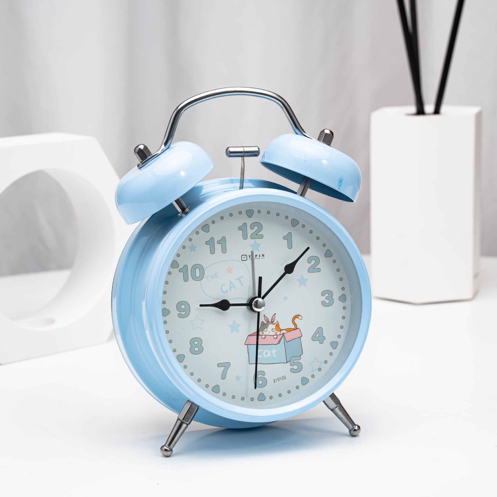 Venta al por mayor de fábrica de 4 pulgadas regalo creativo estudiante hogar despertador inteligente mesita de noche escritorio decoración de metal pequeño reloj