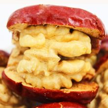 代发批发新疆红枣夹核桃无添加独立包和田骏枣大枣抱抱果枣夹核桃