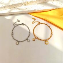���R�d���uͨ�W���羳���������Ů����ɫ�r�и߼��в��P��Ʒ