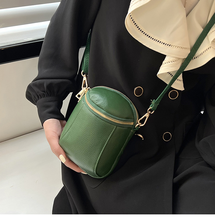 294g Weight Polyester Lining Material Sewing Thread Fashion Element Zipper Closure Type Single Shoulder Strap Strap Type Crossbody Bag Bags Type Casual Occasion Genuine leather Material Solid Color Pattern All Seasons Season Women's Gender Streetwear Style Shell Shape Women's Solid Color Genuine Leather Sewing Thread Zipper Phone Wallets 18