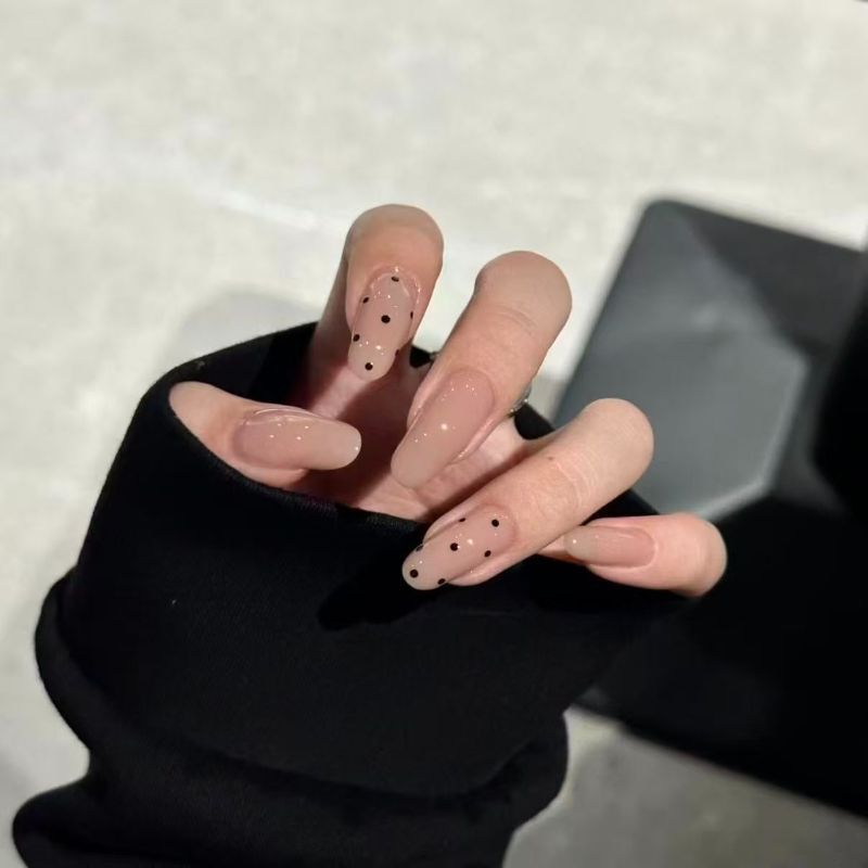 2026 New Style Gentle Nude Color Polka Dot Medium-Length Nail Stickers That Enhance Complexion, High Aesthetic Value, Versatile Handmade Nail Patches