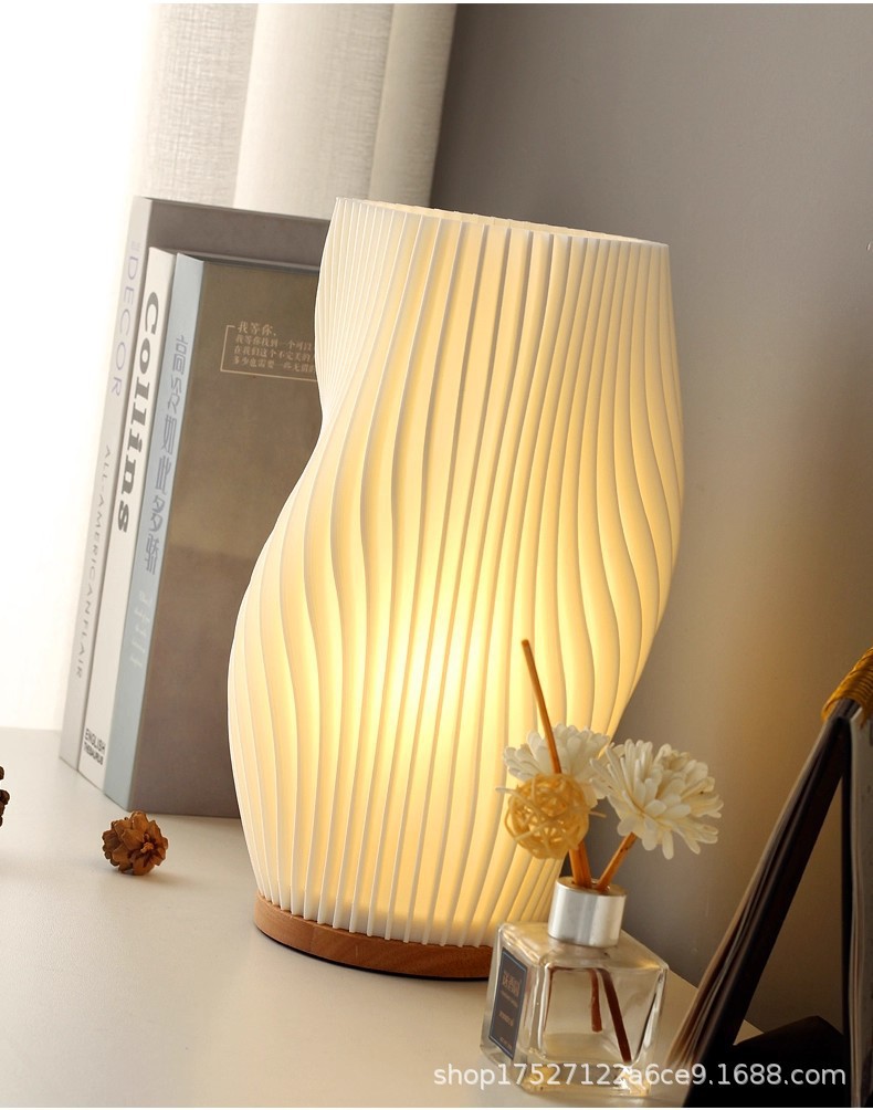 Lámpara de escritorio simple lujosa moderna nórdica de alto valor de la atmósfera de protección de ojos crema decoración de escritorio lámpara de noche