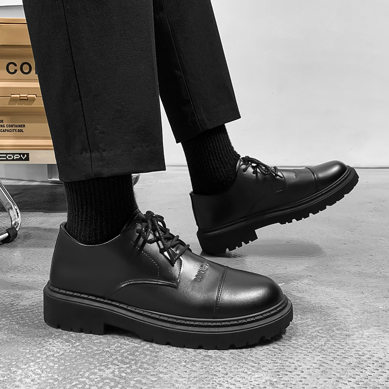 Ropa formal para hombres de negocios Zapatos de aumento de suela gruesa de estilo británico Zapatos de cuero puro Zapatos de hombre simples casuales negros Otoño