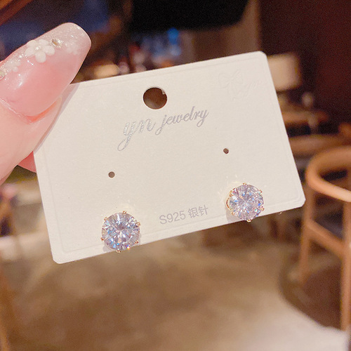 Korean temperament simple zircon earrings exquisite small super flash earrings s925 silver needle internet celebrity personality fresh earrings