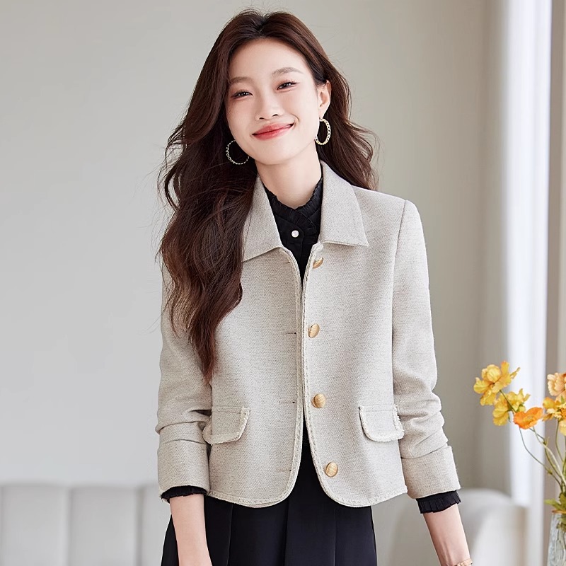 Short Casual Suit Jacket Women's Small High-end Sense 2024 Spring and Autumn New Fashion Top Small Chanel Style Suit