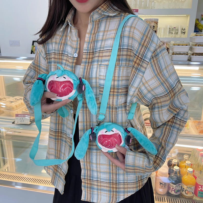 二次元初音未来小公仔零钱包新款精致耳机包单肩包少女潮流斜挎包|undefined