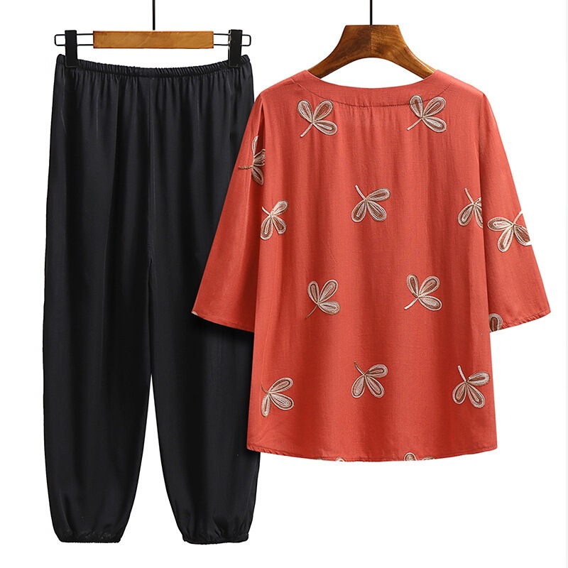New Summer Clothing for Middle-Aged and Elderly Mothers, Cotton Silk Suit, Loose Embroidered Short-Sleeved Two-Piece Set, Stylish Casual Home Wear