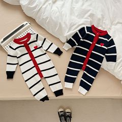 ins春秋男女宝宝间色条纹刺绣爱心针织连体爬服婴儿满月周岁哈衣