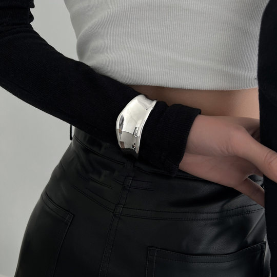 silver smooth irregular curved bracelet women's ins cold style high-end sense bracelet fashion temperament bracelet autumn and winter