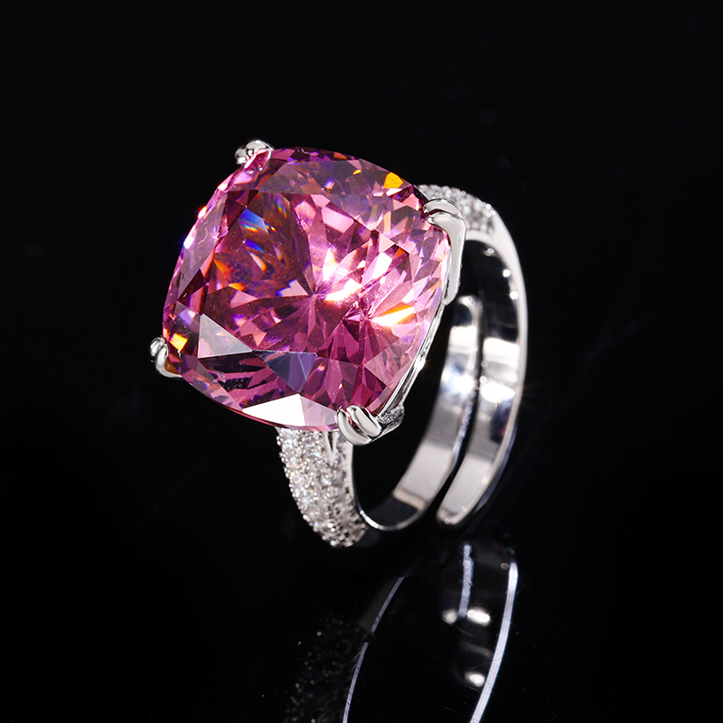 2024 Zhuangshengsheng Jewelry Fondo de cobre chapado en oro simulación de moda retro corindón gordo anillo cuadrado femenino al por mayor 16*16