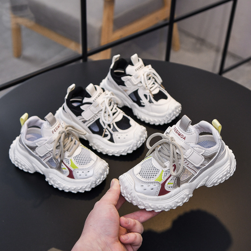 Sandalias para niñas 2025 nuevo verano Baotou zapatos de red ligeros para niños transpirables zapatos con marco deportivo de suela blanda para niños