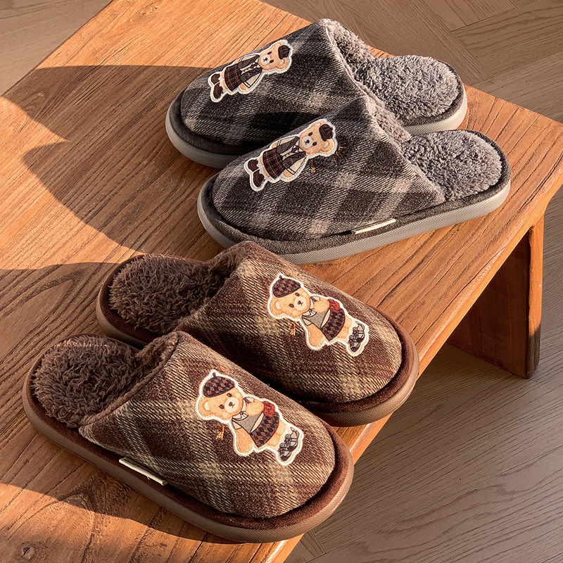 Zapatillas de algodón para mujer 2026 nuevo otoño e invierno hogar interior antideslizante fondo suave cálido más zapatillas de algodón de terciopelo para hombres y mujeres