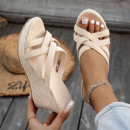 European and American Style Woven Hollow Wedge Sandals for Women, 2025 Summer New Large Size Platform Thick-Soled Open-Toe Slippers Wholesale