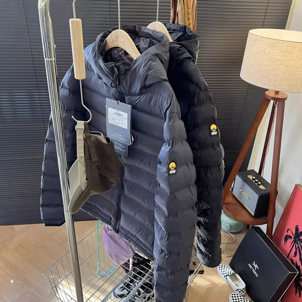 Italian-Style Mountain Series Light Outdoor Autumn and Winter Unisex Cold-Proof Clothing, Seamless Laminated Insulated Cotton-Padded Hooded Jacket