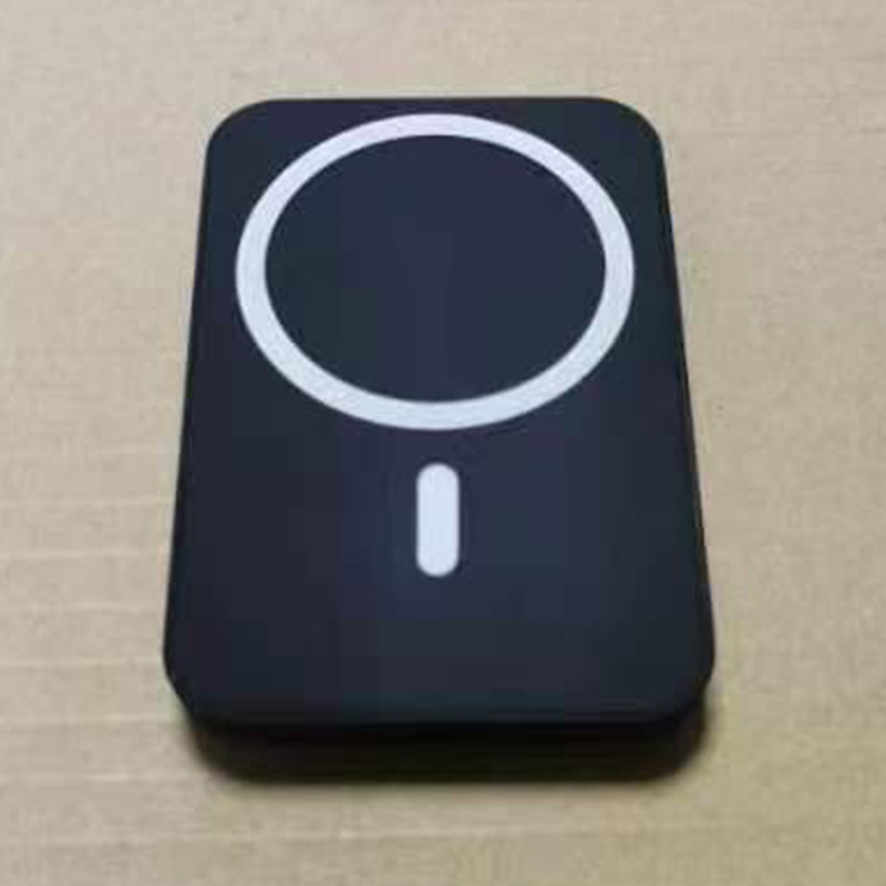 Mini tesoro de carga nueva fuente de alimentación portátil al aire libre de gran capacidad para teléfonos móviles generales 10000 pequeño tesoro de carga