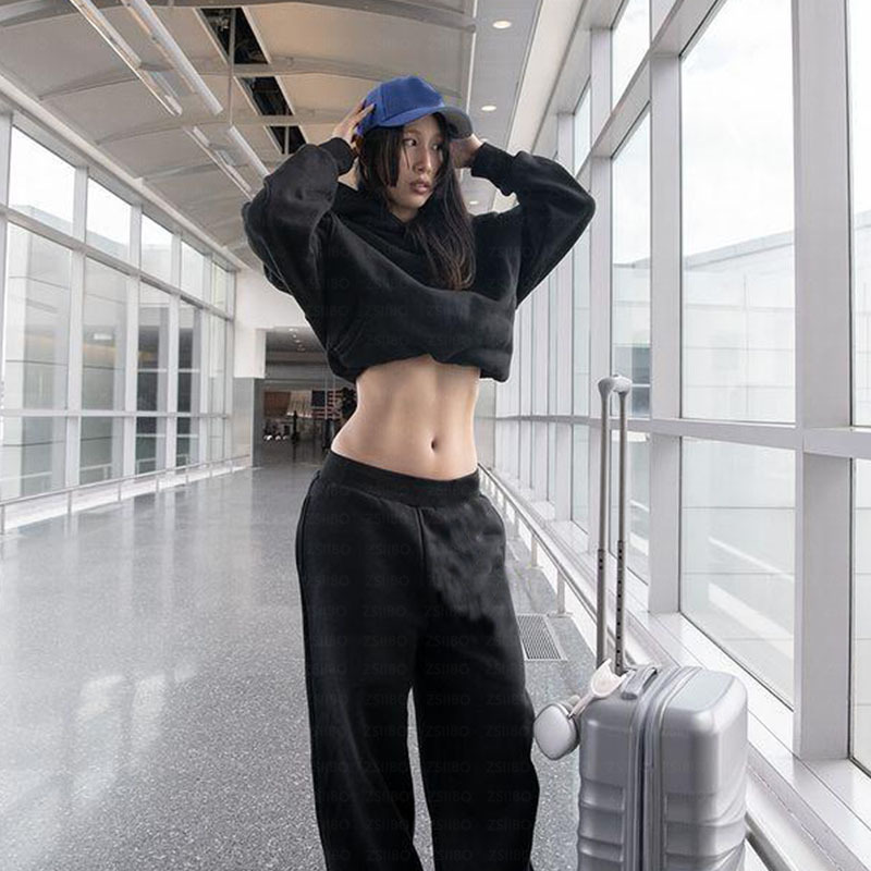 Nouveau pull tendance minimaliste de couleur unie avec un style décontracté à la mode et un sweat à capuche à col rond_voghion.com