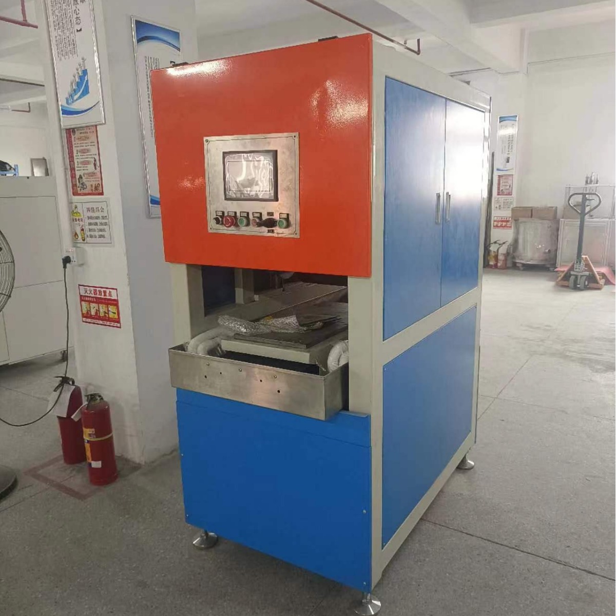 砂带平面抛光机 金属不锈钢 / 铝合金打磨 高效去毛刺抛光设备