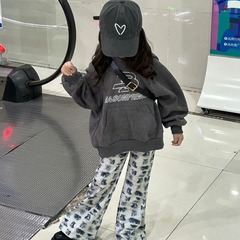 韓版童裝2023秋季新款女童字母連帽衛衣時髦狗狗修身喇叭褲兩件套