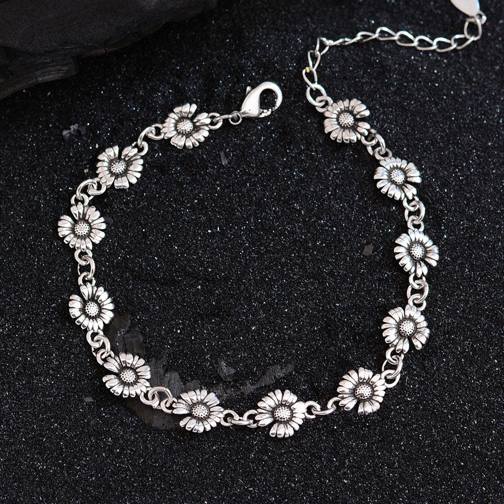 Distinctive Vintage Daisy Bracelet for Women Summer Design Simple Ins Cold Style South Korea All-match Flower Bracelet