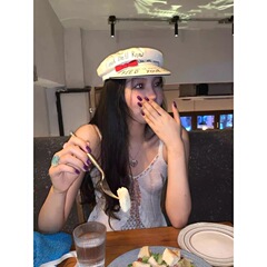 INS 甘くてクールな落書き文字フラットトップハットかわいいプリントリボンキャスケット帽女性の顔が見える小さな春と秋の八角形帽子