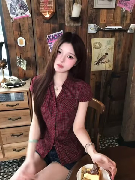 Retro red summer shirt