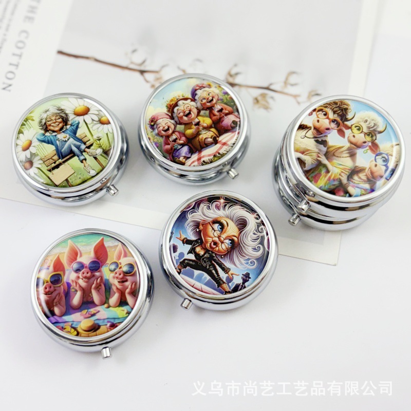 欧美滴胶金属药盒 便携圆形三格药丸盒 疯狂女人滴胶口脂盒铁盒