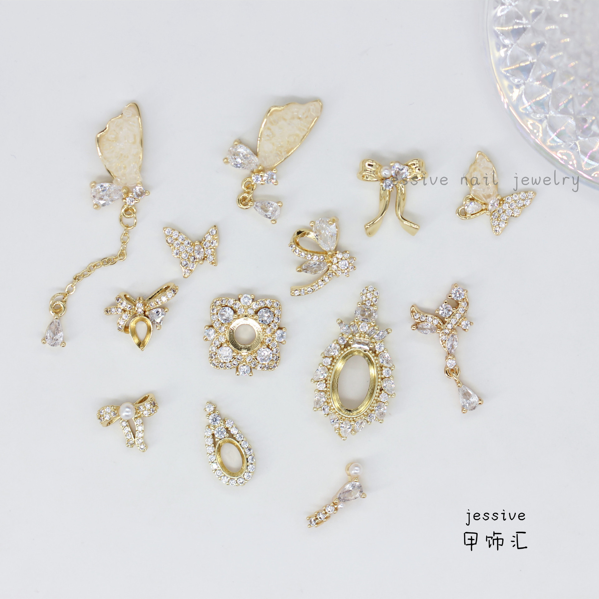Nail sequins