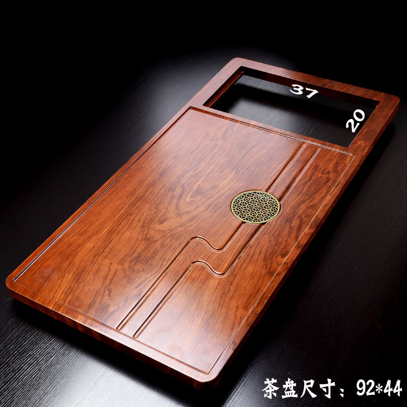 Una sola mesa de té de madera
