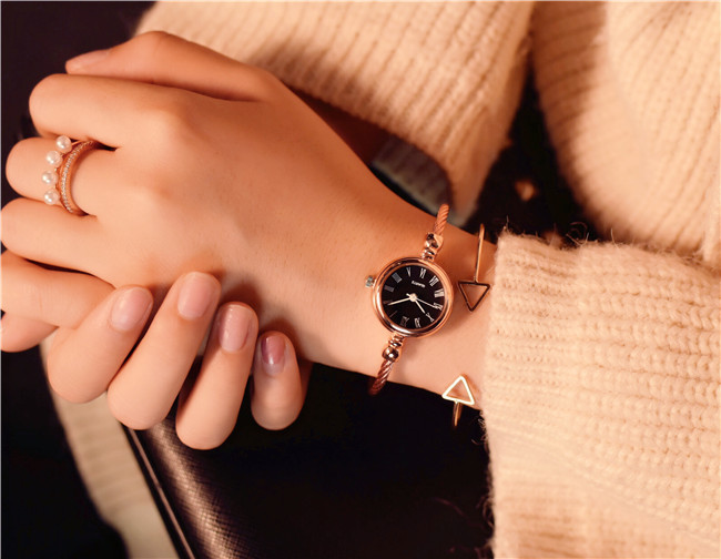 2024 Nuovo orologio da polso vintage fresco per studentesse, minimalista, compatto e con cinturino sottile_voghion.com