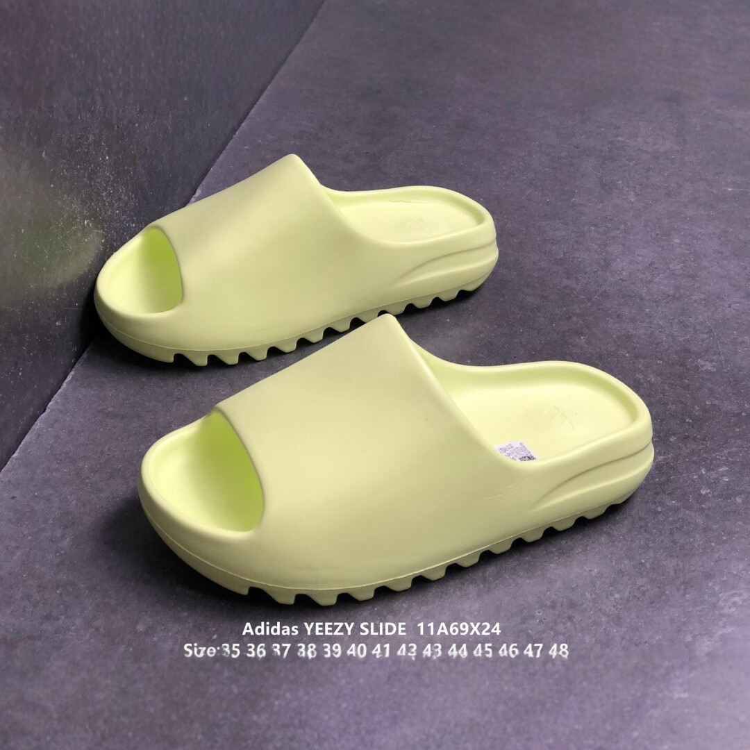 Putian Pure Original Trendy Brand Yeezy Slippers Steel-Printed Version Non-Slip Durable Men's Sandals with a Stepping-On-Clouds Feel Women's Sandals
