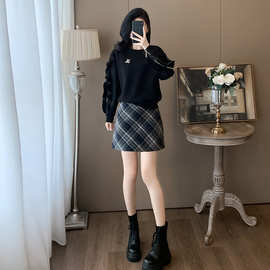 2025秋季新款运动时尚休闲长袖套装黑色气质显瘦半身裙两件套格纹