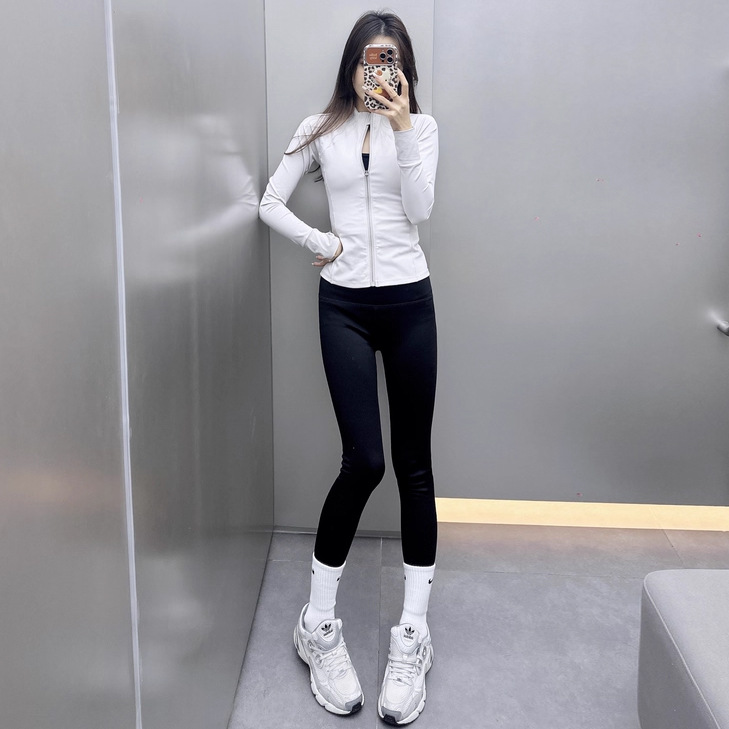 国境を越えたフィットネスのネットレッドが痩せているジッパーのスポーツコート長袖速乾服ガードルジョギングヨガ服秋冬上着