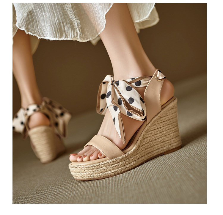 Sandal cao gót nữ hở mũi đế xuồng đan rơm, phối nơ và chấm bi — màu trắng, màu mơ chi tiết 12