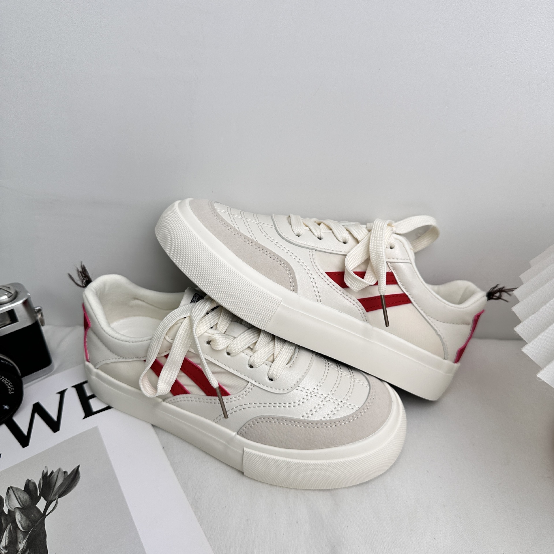 6625 plantilla de látex/diseño de manzana suela gruesa zapatos blancos zapatos de mujer diseño original 2025 nuevos zapatos planos image 7