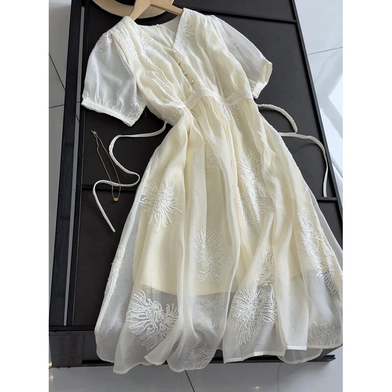 Domestic Single-Piece Lyocell 84.8% French-Style Off-White Dress for Women, Waist-Cinching, Elegant Embroidered Puff Sleeve Long Dress Domestic Single-Piece Lyocell 84.8% French-Style Off-White Dress for Women, Waist-Cinching, Elegant Embroidered Puff Sleeve Long Dress