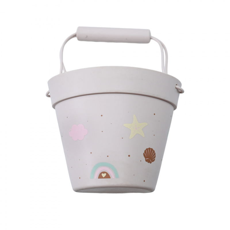 Los fabricantes venden al por mayor cubos de playa, cubos de pesca, cubos de plástico, juguetes para niños