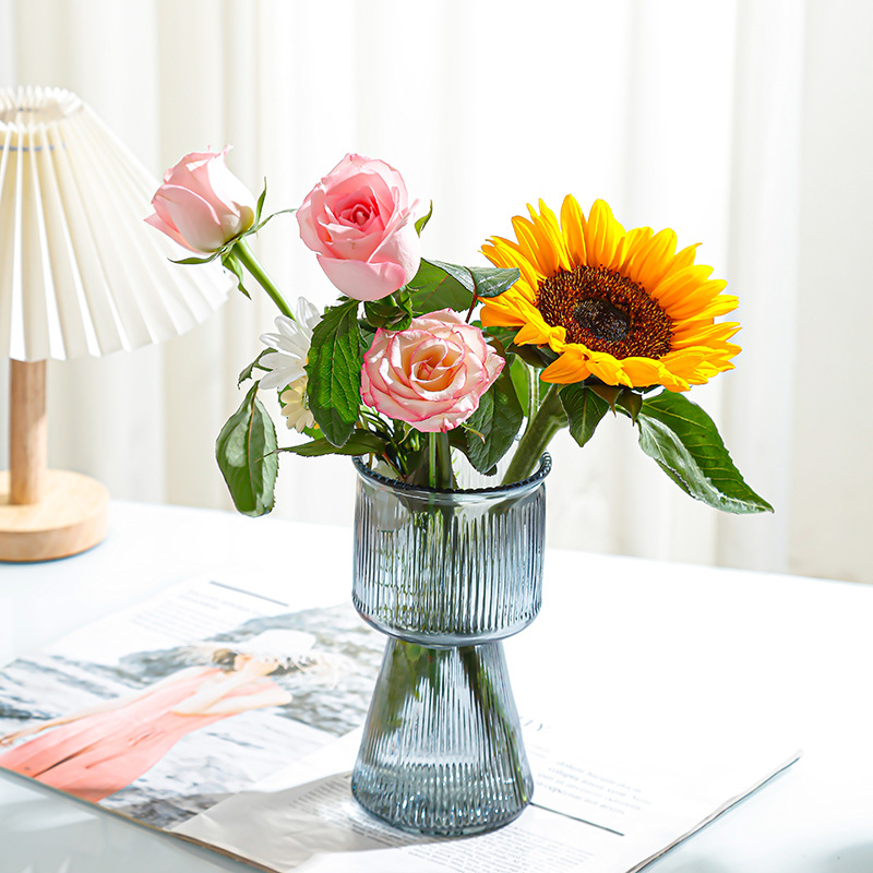 Inicio Buenos bienes florero de vidrio hidropónico medio y antiguo decoración simple estilo ins florero de alto grado de alto aspecto pequeño regalo