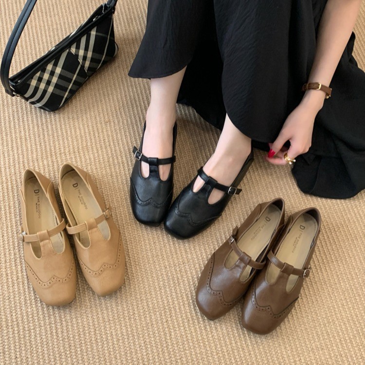 Retro plana T-clip zapatos de mujer 2026 primavera nuevo estilo coreano zapatos de cuero estilo británico zapatos mary-jin