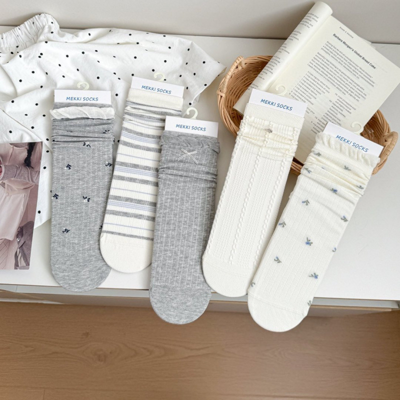 Women's Summer Socks with Bowknot, Breathable Thin Style, Japanese Fresh and Sweet Style, Gray Color, Simple Mid-Calf Socks