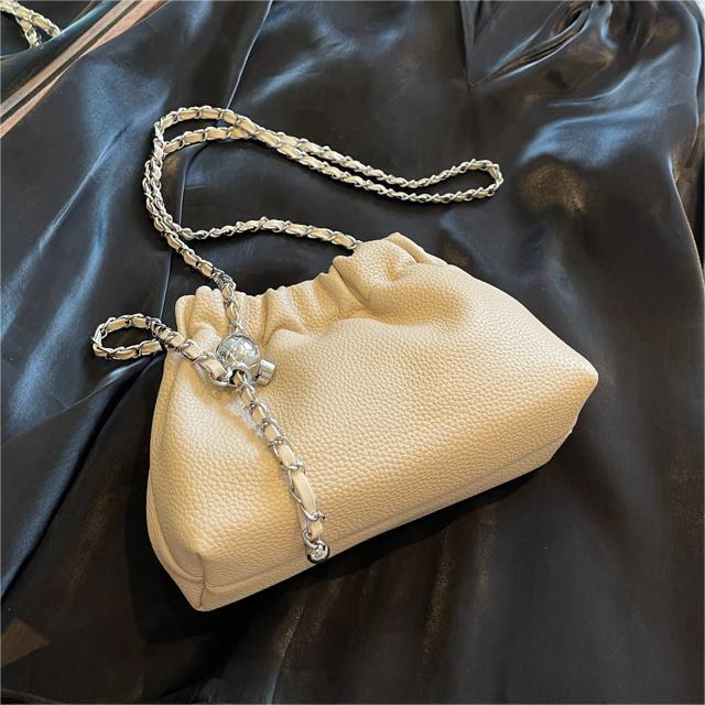 Bolso popular de este año bolso de mujer 2023 nuevo diseño de nicho bolso de hombro de la cadena textura versátil bolso de cubo popular