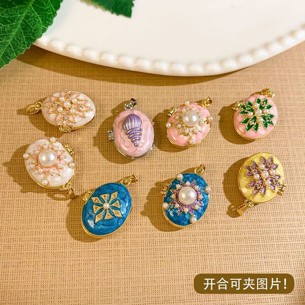 Foldable pendant