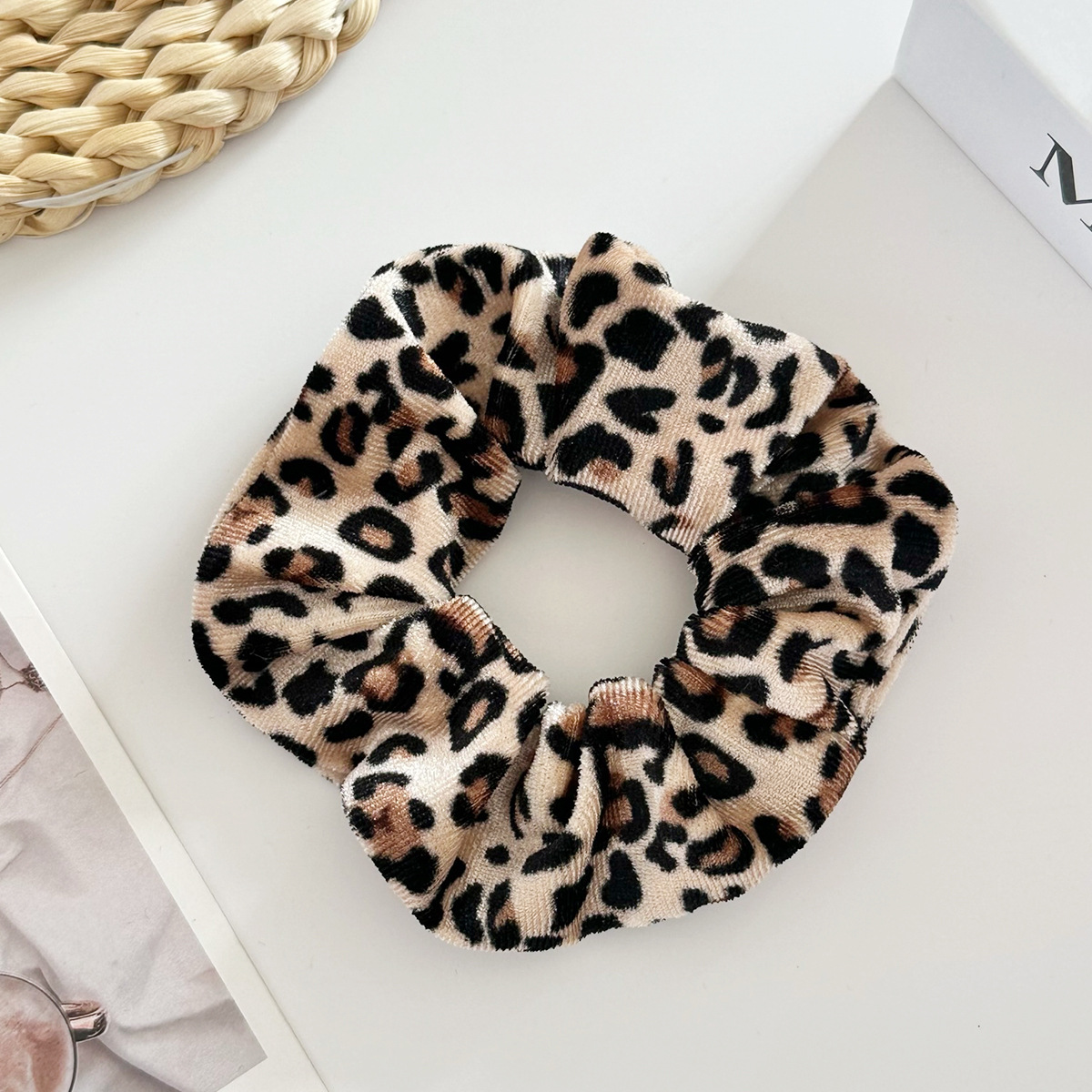 15g Weight Hair Tie Hair Accessories Type 1 Piece Quantity Flannel Material Leopard Pattern Autumn&Winter Season Women's Gender Vintage Style Style Autumn Winter Plaid Velvet Large Elastic Hair Band High Elasticity Hair Tail Hair Band Velvet Hair Accessories 8