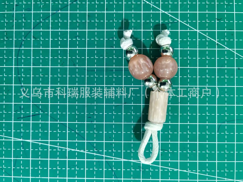 新款马丁鞋喵系美拉德珠链穿珠鞋挂包挂服装装饰品配件木珠别针球|undefined