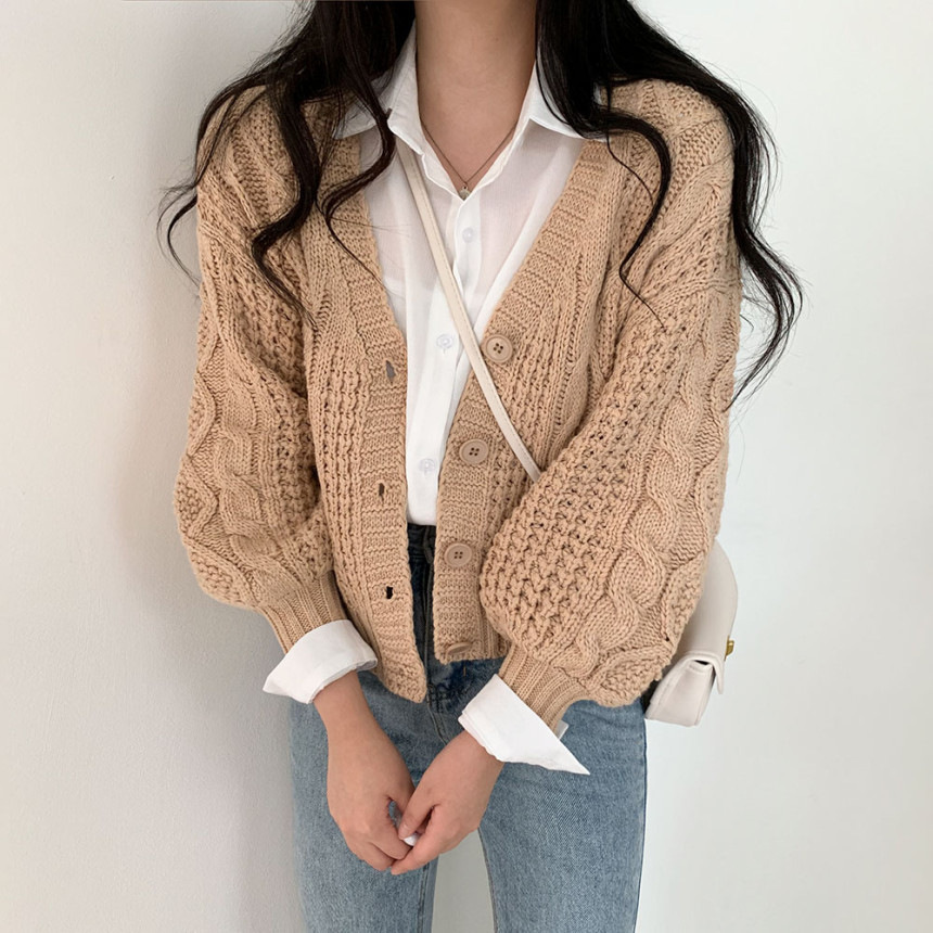2025 otoño e invierno coreano nuevo estilo suéter torcido chaqueta mujer reducción de edad adelgazante cuello en V linterna manga suéter suelto mujer image 7