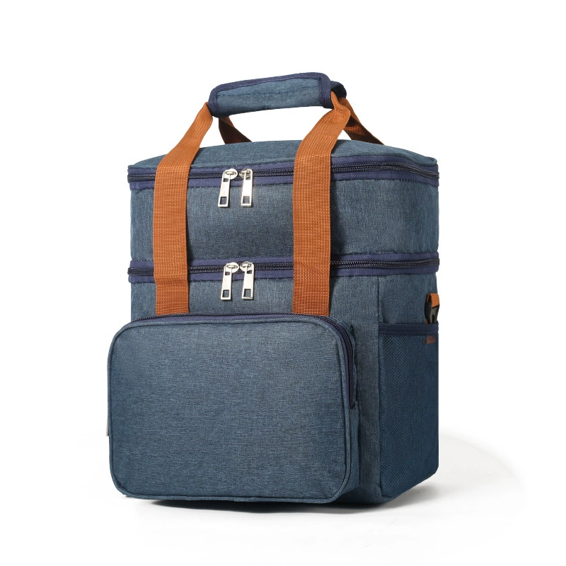 Двухслойная сумка для хранения свежего молока может быть помещена в пакет со льдом с синим льдом