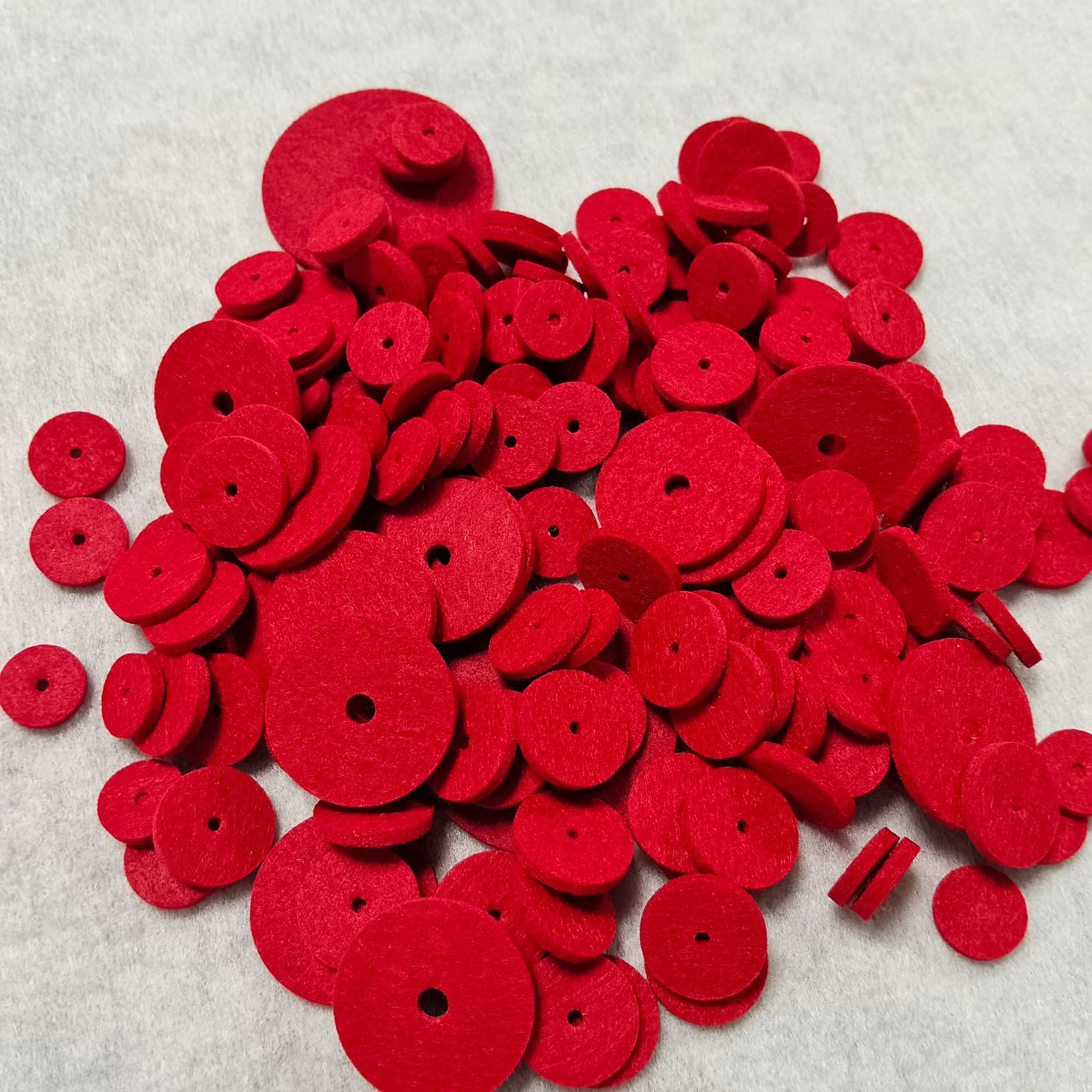 红色毛毡垫 红色无纺布垫 装饰红色配件